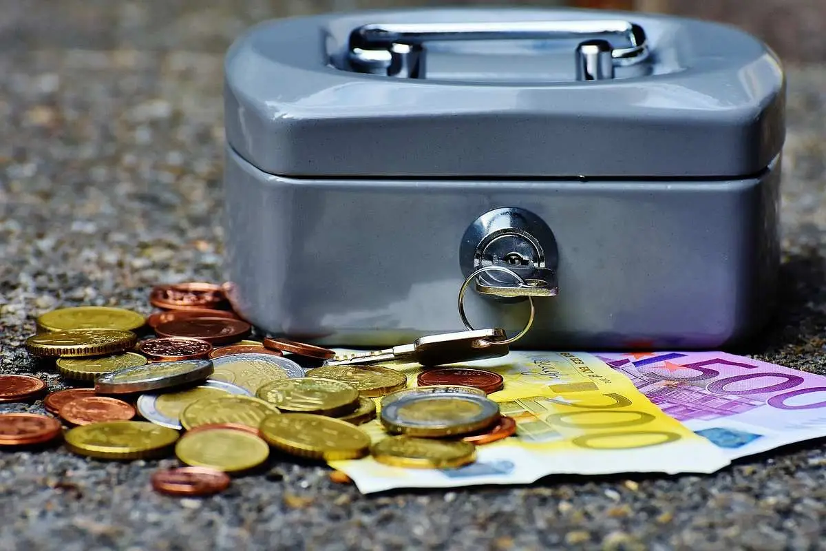 Dove conviene tenere i soldi per dormire sonni tranquilli?