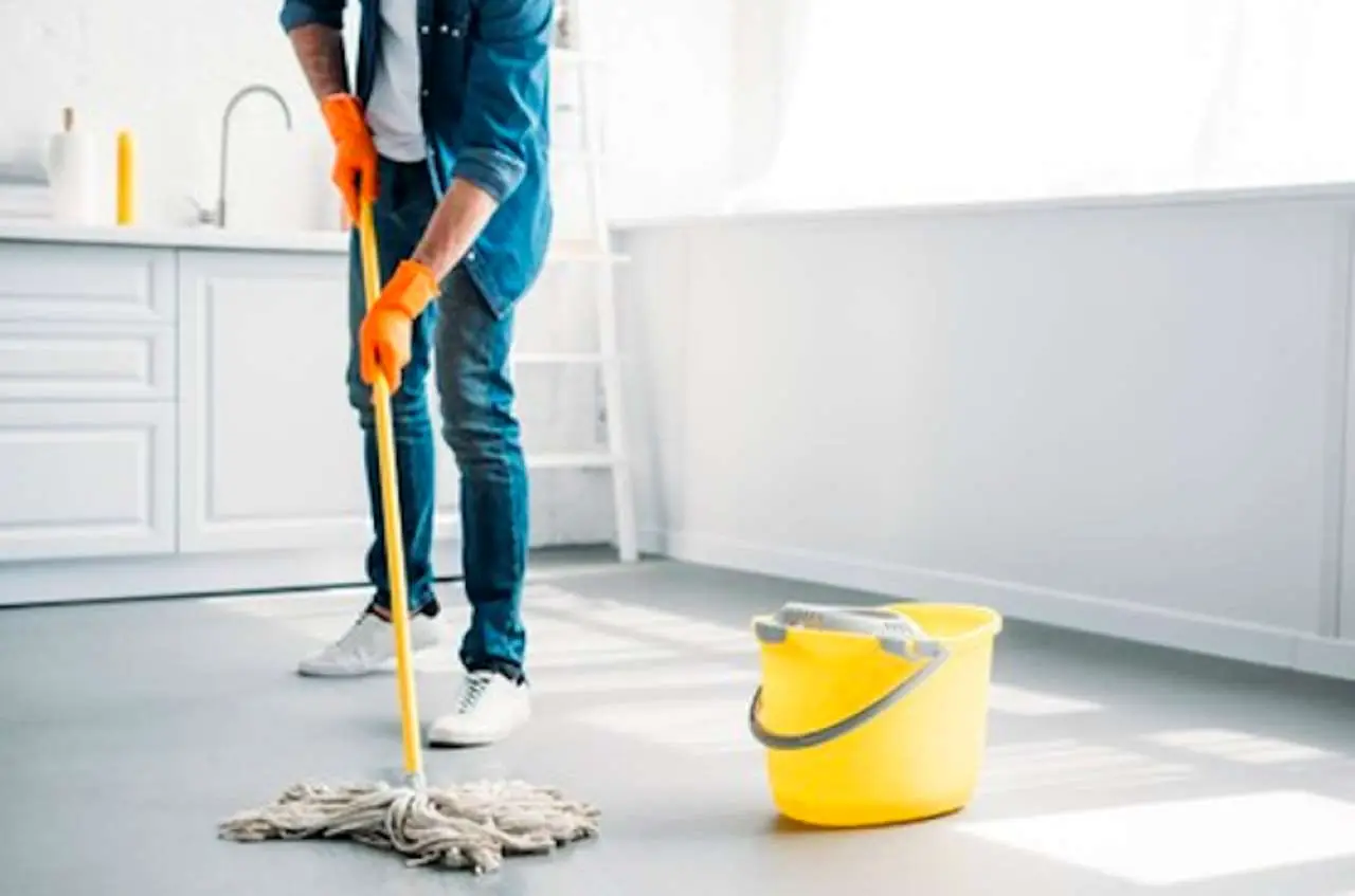 Ti dimentichi sempre di pulire questi punti della casa: ecco dove si nasconde più sporco